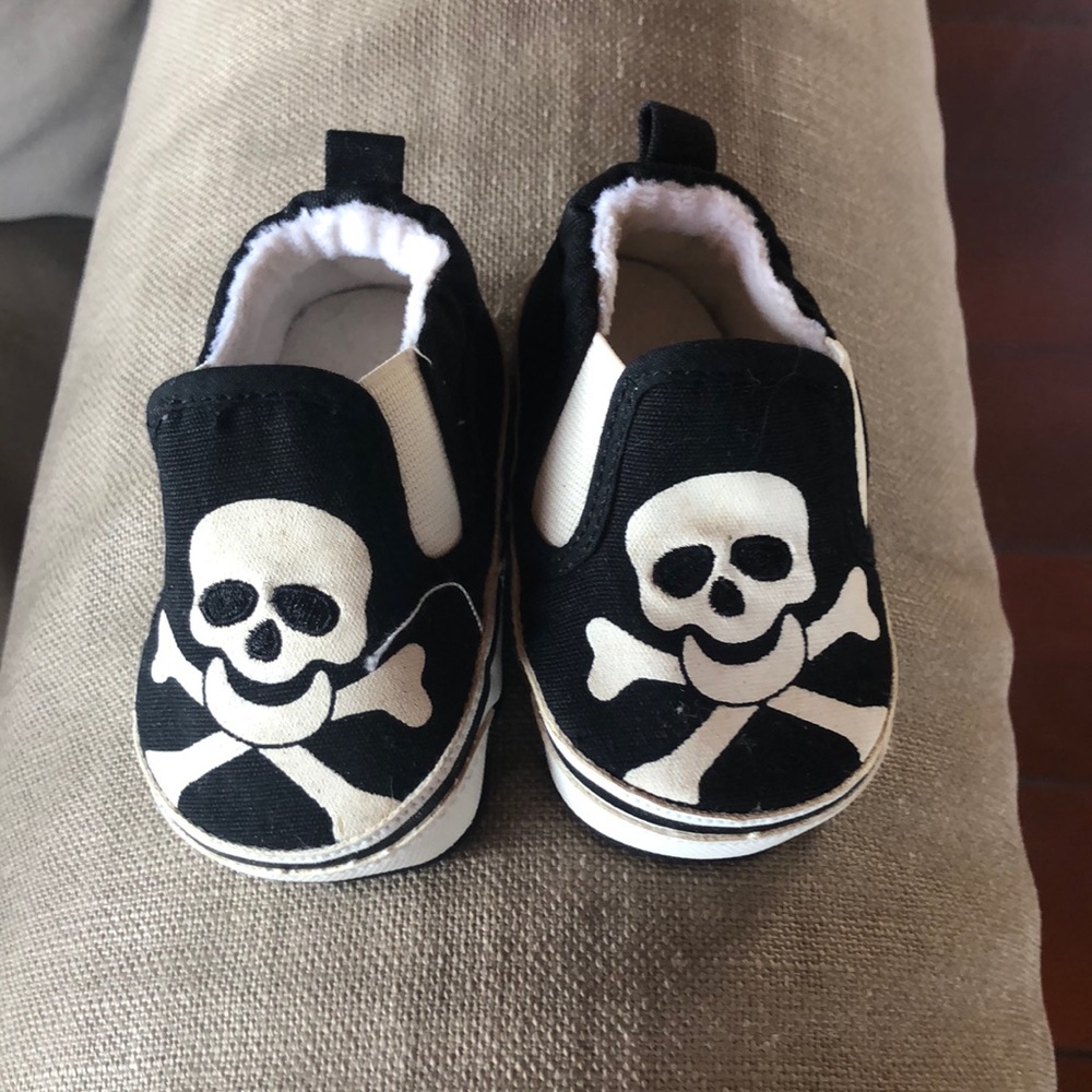 Baby shoes never worn